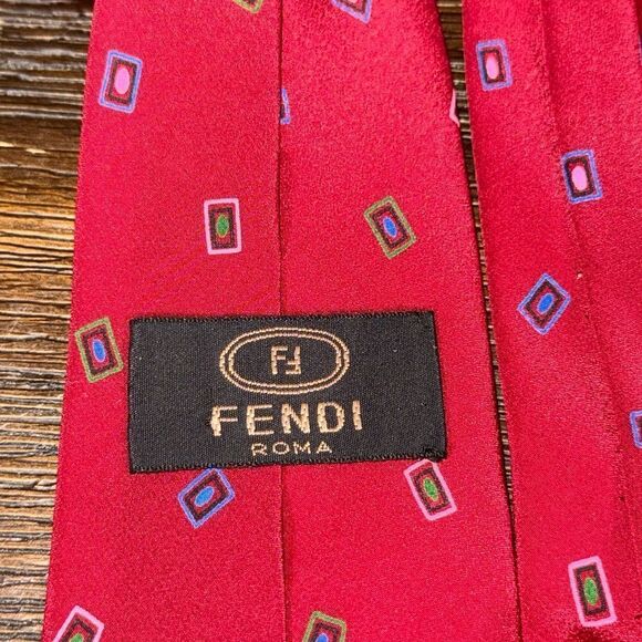 Vintage Fendi Red Tie with Shapes Silk Made in Italy - Picture 5 of 6